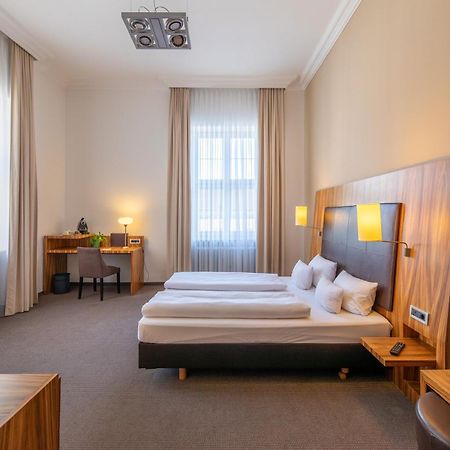 Herzogshof - Boutique-Hotel Am Dom Регенсбург Экстерьер фото