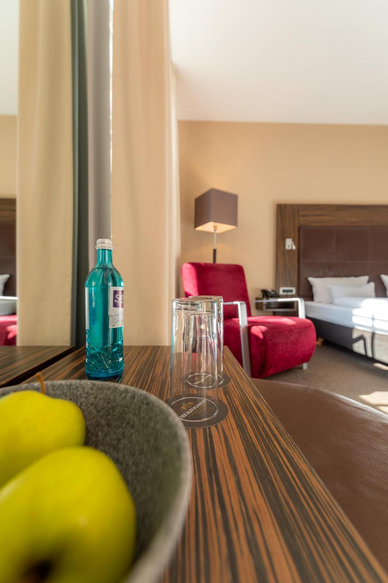 Herzogshof - Boutique-Hotel Am Dom Регенсбург Экстерьер фото