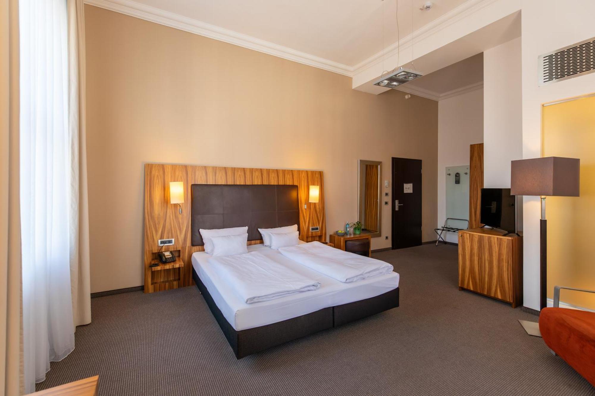 Herzogshof - Boutique-Hotel Am Dom Регенсбург Экстерьер фото