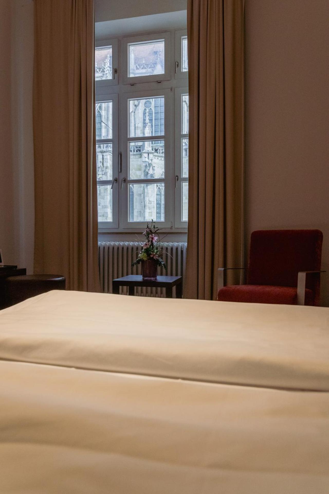 Herzogshof - Boutique-Hotel Am Dom Регенсбург Экстерьер фото